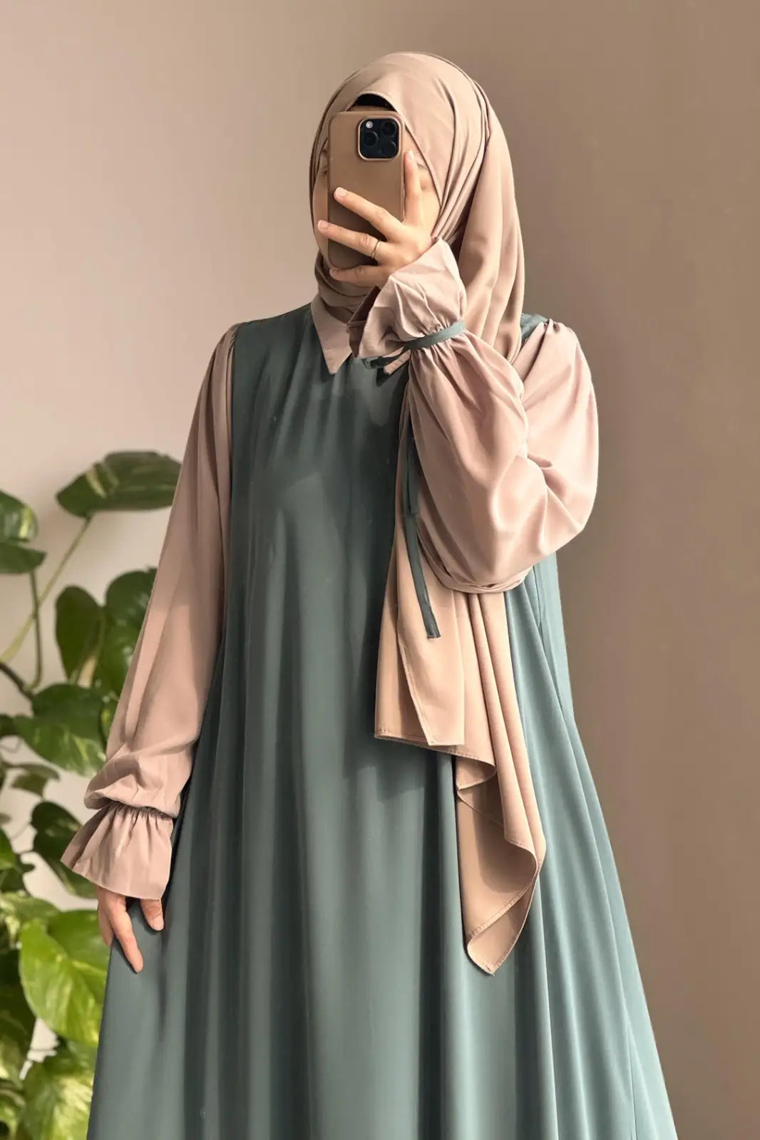 Abaya for Women with Belt & Stroller | Collar Abaya in Soft Wool Peach Fabric | Ready to Wear Abaya